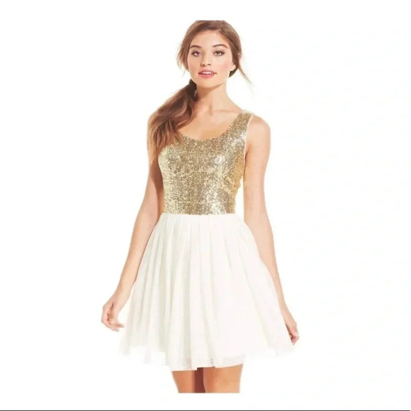 🆕B.Darlin A-Line Scoop Short Gold Sequin Ivory Dress 3/4🆕 - Picture 3 of 14